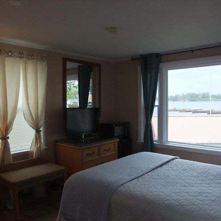 Hills Motel & Marina Alexandria Bay Eksteriør billede